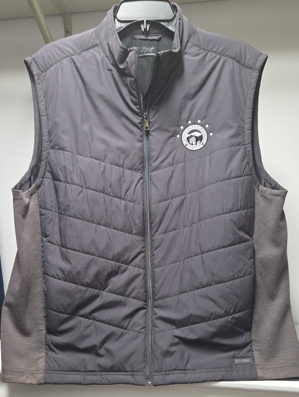 Greg Norman Collection Quilted Sleeveless Vest Gray-Mount Washinton Resort Wear